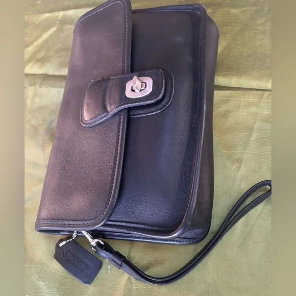 Vintage Coach Black Leather Clutch Wristlet J80-9832 - Picture 6 of 6